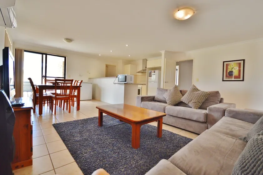 Surfside Retreat - Kalbarri, WA - Image 1