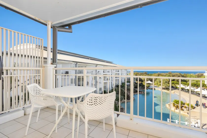The Pool Resort - 2BR Ocean View (1307/08) - Image 1