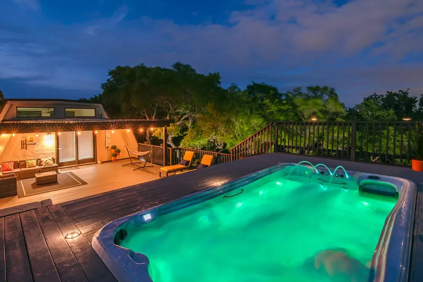 Breathtaking Roof Pool views, Gameroom, Firepit - Image 1
