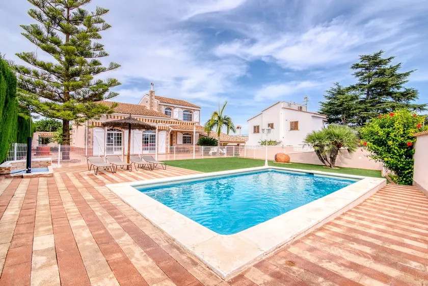 Chalet „Villa Bonavista“ mit Pool und WLAN - Image 1