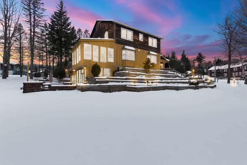 The Mahogany House near Mt Snow Hot Tub Pool - Image 1