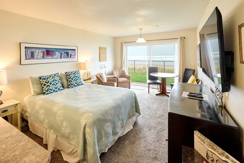 Obtenez une vague de tout avec ce condo en bord de mer à quelques pas du sable - Image 1