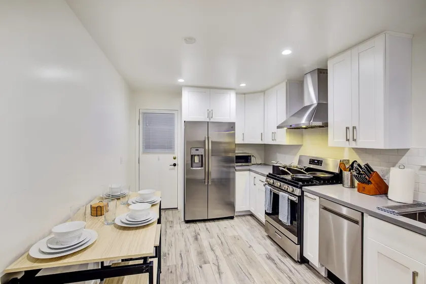 RENOVATED! CLOSE TO SFO! NEWLY FURNISHED! - Image 1