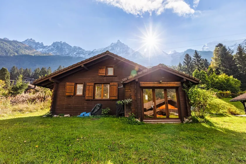Chalet des Cristaux cosy alpine style for 5 - Happy Rentals - Image 1