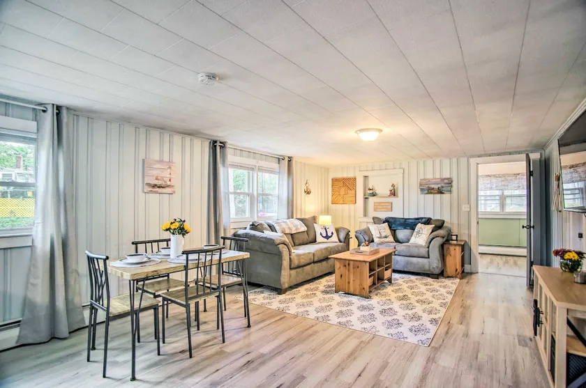 Coastal Comfort Near the Bay! 'Buttermilk Cottage' - Image 1