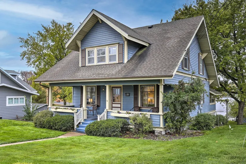 Historic Cumberland Home on Beaver Dam Lake! - Image 1