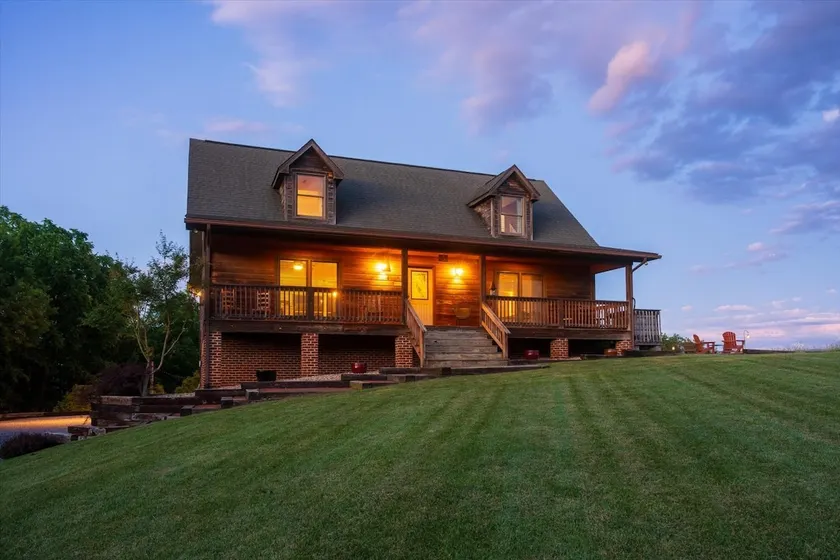 Ridgeview Retreat - Image 1