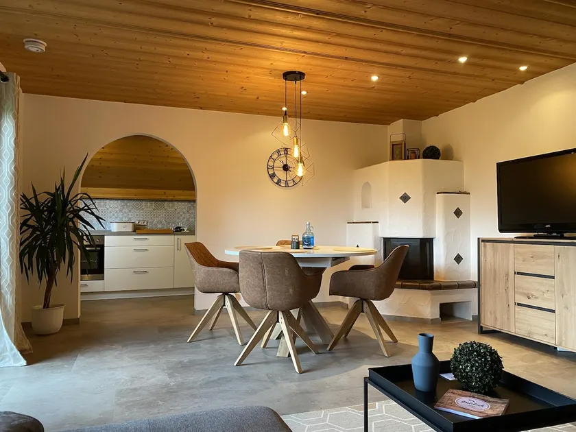 Apartment with west balcony and mountain view (guesthouse Walter) - Image 1