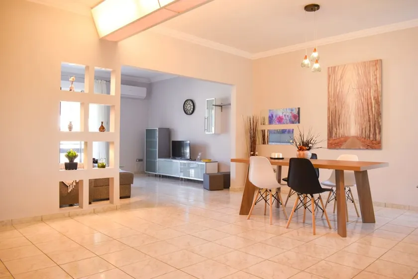 Cozy flat on the main square, 10min to the sea - Image 1