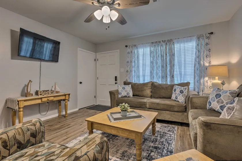 Charming Gulfport Escape: Half-Mile to Beach! - Image 1