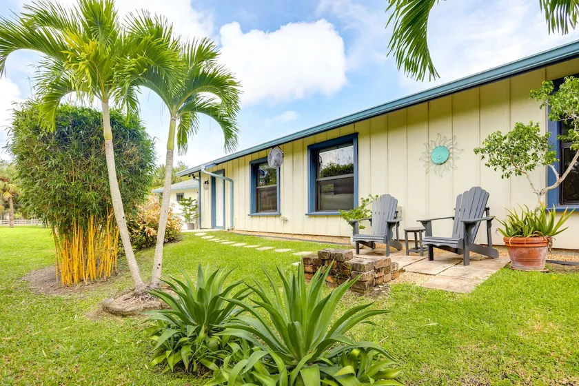 Jupiter Cottage w/ Patio, Gas Grill & Fire Pit! - Image 1