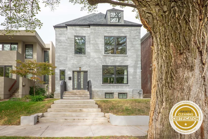 4BR Modern CWE Luxury with Garage ABODEbucks - Image 1