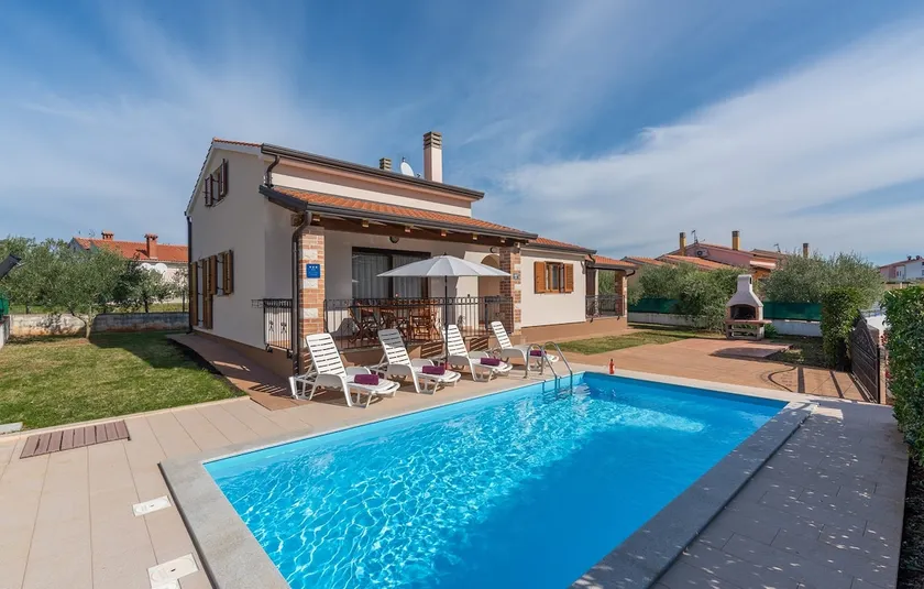 Villa Leonie with Private Pool - Image 1