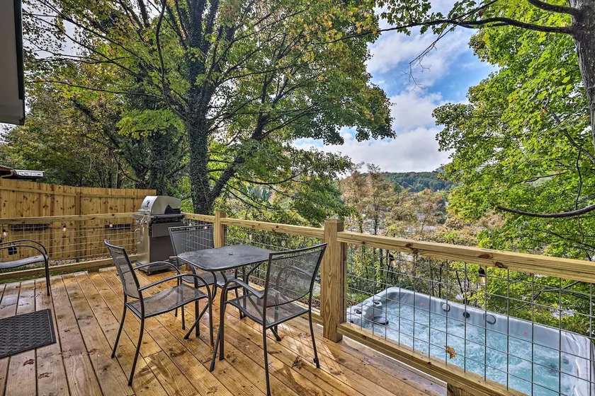 Hilltop Hideaway w/ Scenic Views & Hot Tub! - Image 1