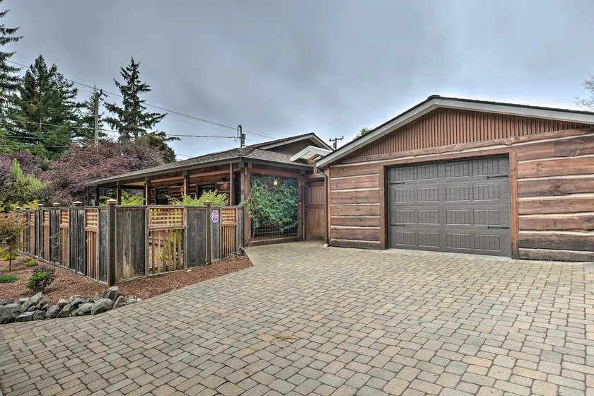 Quiet & Cozy Eureka Home Near Sequoia Park & Zoo! - Image 1