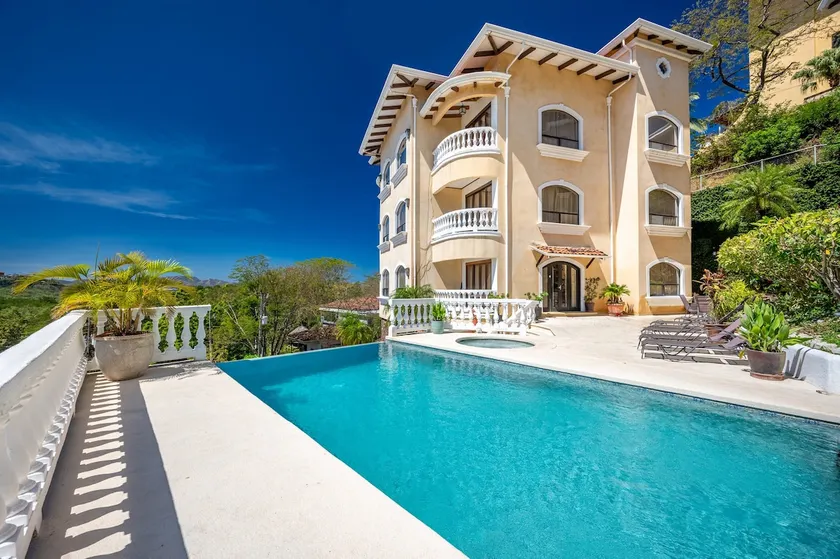 Pura Vida Paradiso Condominium (Marina Real # 4) - Image 1
