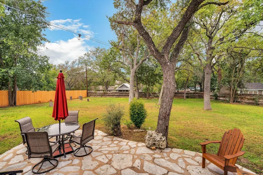 Luxury Home just 5 min from Main St - Image 1
