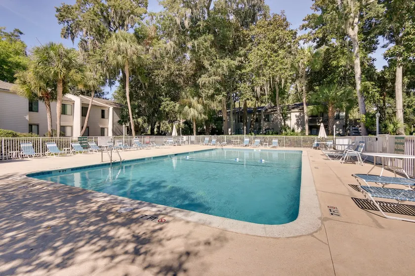 Walk to Coligny Beach: Tropical Hilton Head Condo - Image 1