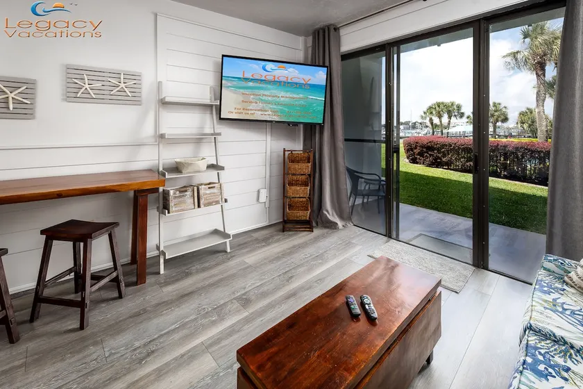 High-End Luxury Poolside Studio at Great Rates! - Image 1