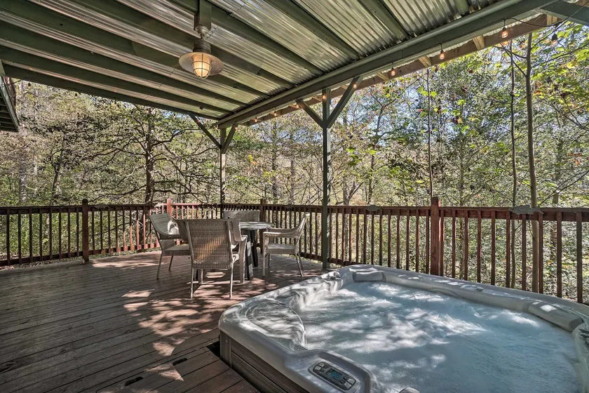 Riverfront Tallulah Falls Cabin w/ Hot Tub! - Image 1