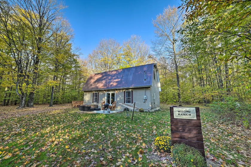 Winter Sports Haven! Ranch Near Hartwick Pines - Image 1