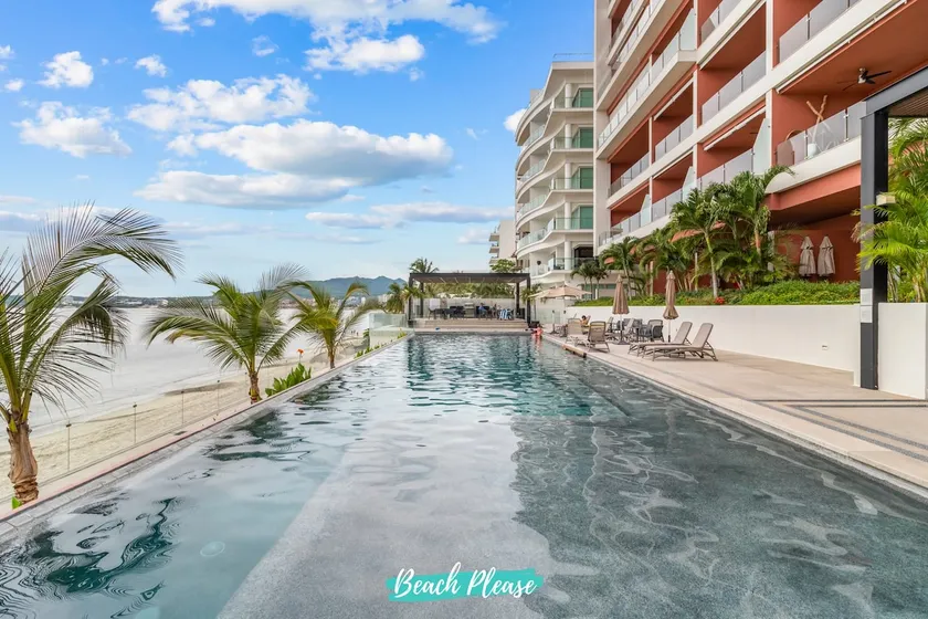 CDM 705: 2BR Beachfront Penthouse w/ Ocean Views - Image 1
