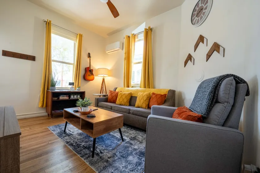 Charming 1BR Basecamp | Close to UofA - Image 1