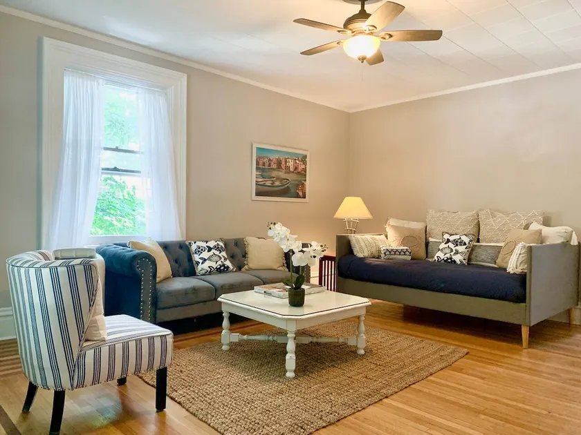 Cozy Casa: Downtown Digs! - Image 1