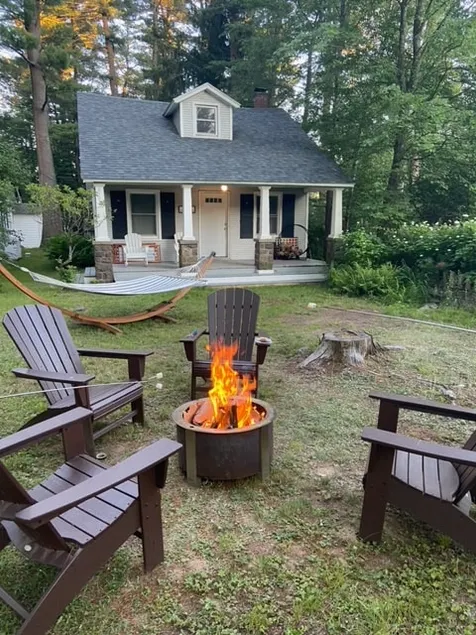 Cozy Cabin w Firepit, Hiking, Waterparks - Image 1