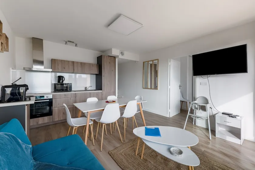 Ombeline – Apartment near sea with balcony - Image 1