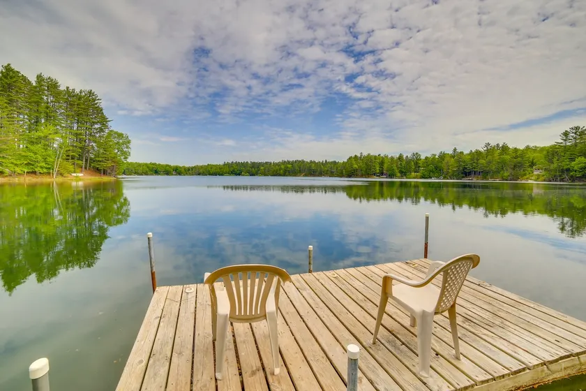 Waterfront 'UP Badger Lodge BnB' on Powell Lake - Image 1