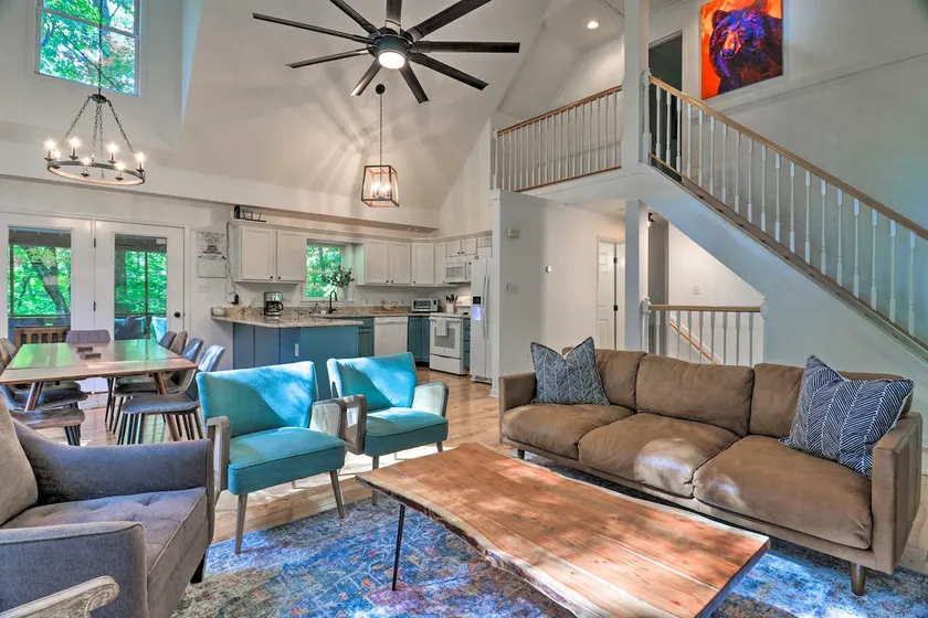 2 Mi to Sapphire Resort: Home w/ Hot Tub & Games! - Image 1
