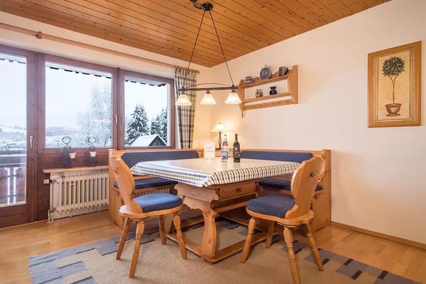 Vacation home with mountain view - Image 1