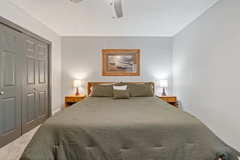 South AVL home w/King beds, hot tub, firepit - Image 1