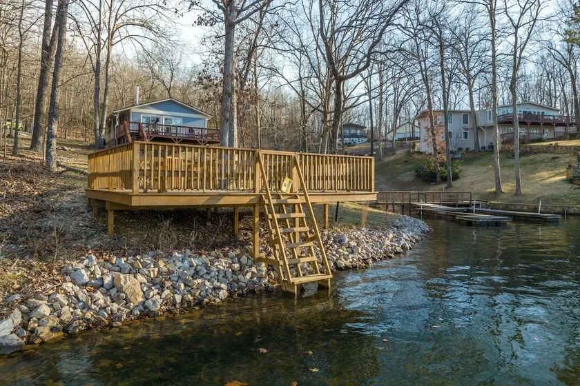 Serenity Cove Cottage - Lakefront, Hot Tub - Image 1
