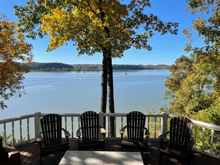 Incredible Views! 7 Beds/ 7 Baths, Lakefront - Image 1