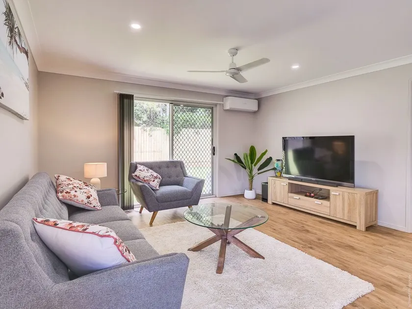 Breeze - 4BR - Aircon - Wifi - Smart TV - Image 1