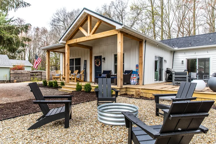 Cozy All Seasons Escape:Enjoy the Hot Tub and Cozy up! - Image 1