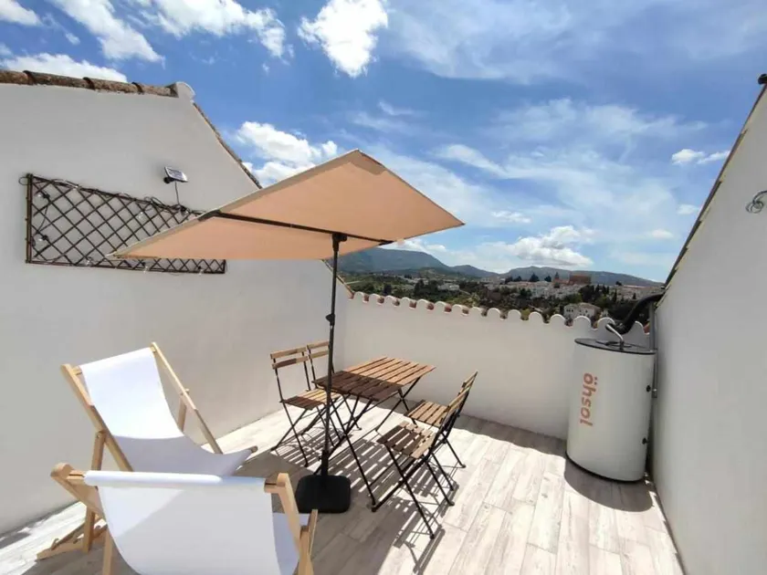 A&C Suite Apartments - Image 1