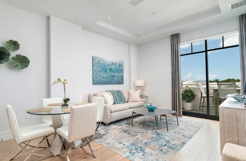SoCe Flats 306 - West Facing Luxury Downtown Condo - Image 1