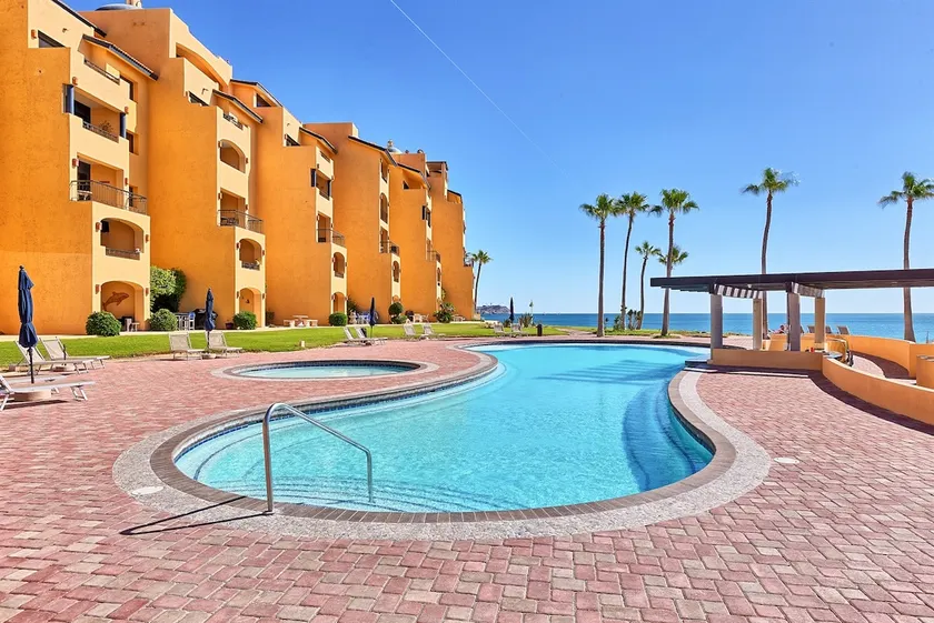 Sandy Beach Princesa D101 Ocean Front Resort - Image 1