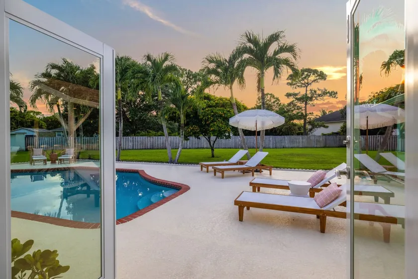 Luxe Golden Hour, Pool, Pickleball, Grill, GameRm - Image 1