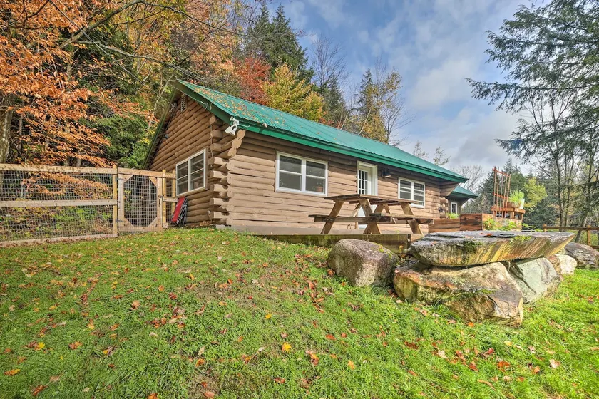 Cambridge Cabin < 2 Mi to Smugglers' Notch! - Image 1