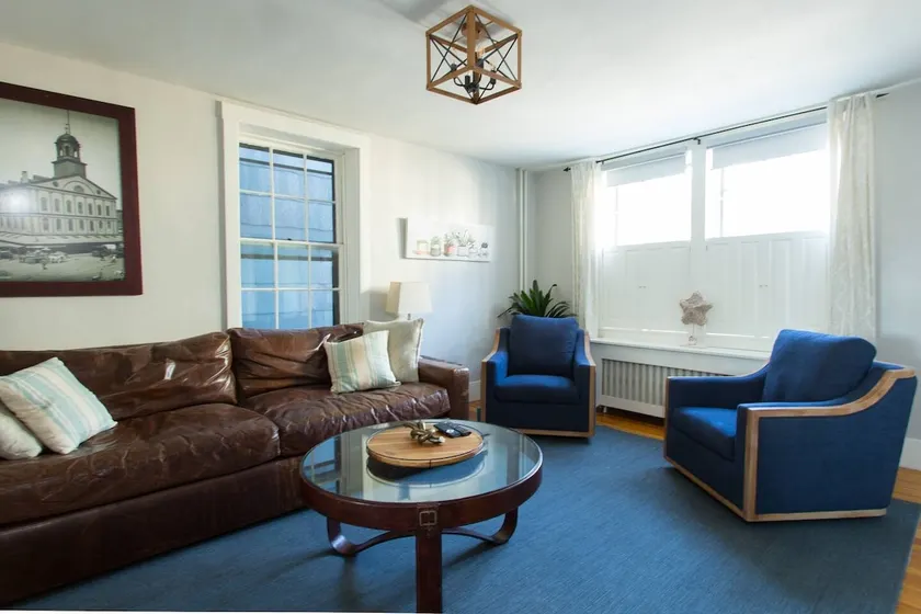 Yachtsman Suite – Nautical Coastal Stay in Historic Old Town - Image 1