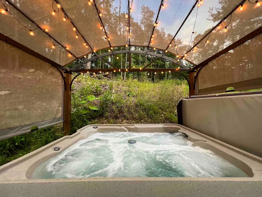 Dreamy Couples Cabin With Hot Tub And Fire Pit - Image 1