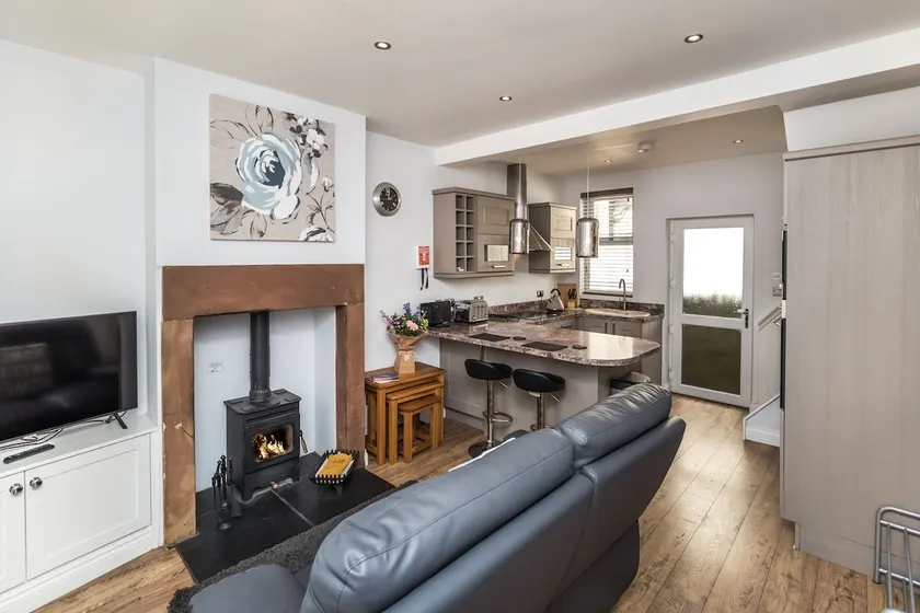 Isabel Cottage - Image 1