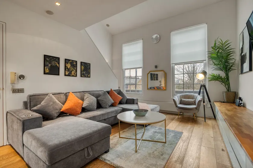 Kings Cross Award Winning 2 Bedroom House - Image 1