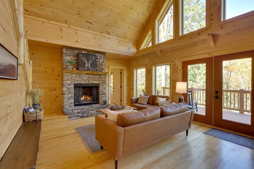 12 Mi to Sugar Mtn! Group Getaway w/ 2 Decks - Image 1