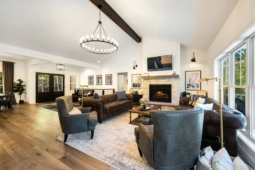 The Ephraim House | 5BR Luxury + Hot Tub | Walk to Historic Ephraim Waterfront - Image 1