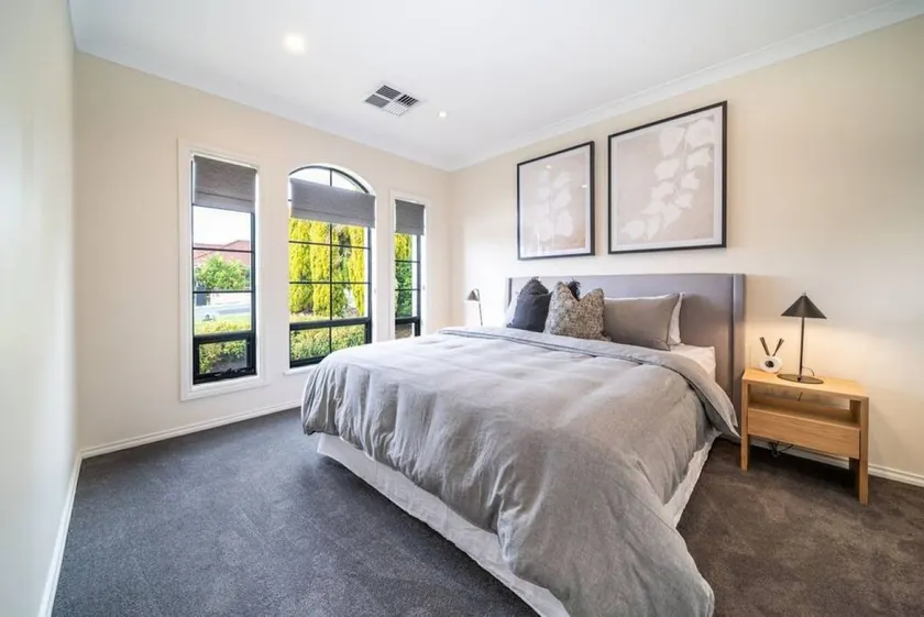McLaren Pines - A Stylish Wine Country Retreat - Image 1